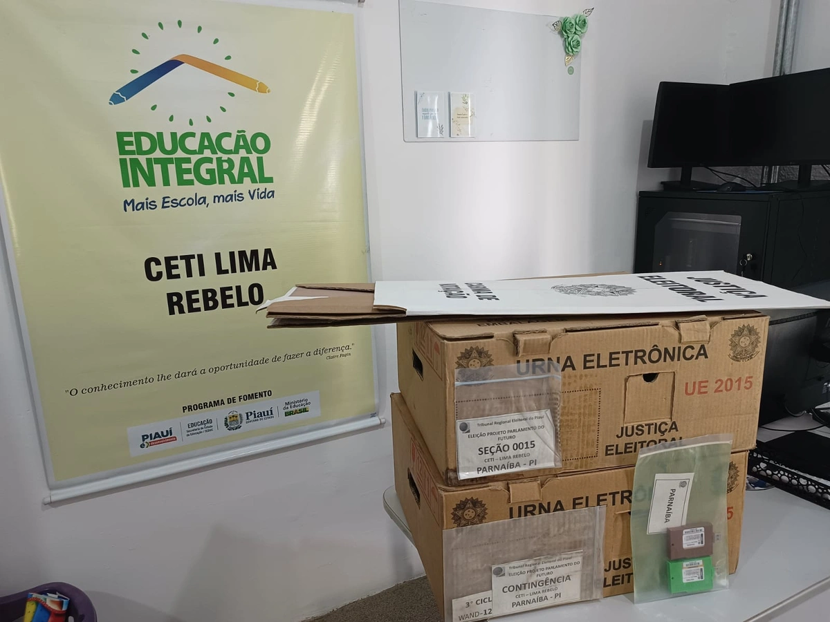 Estudantes participam de eleições do Parlamento do Futuro no Piauí