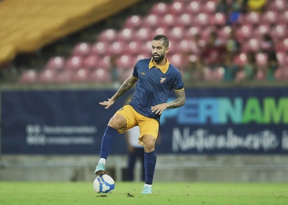 Ex-Retrô, Rômulo anuncia sua aposentadoria