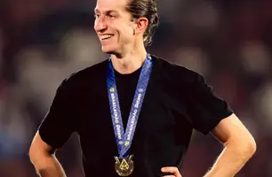 Filipe Luís renova contrato e segue no Flamengo até 2027 (Foto: Reprodução)