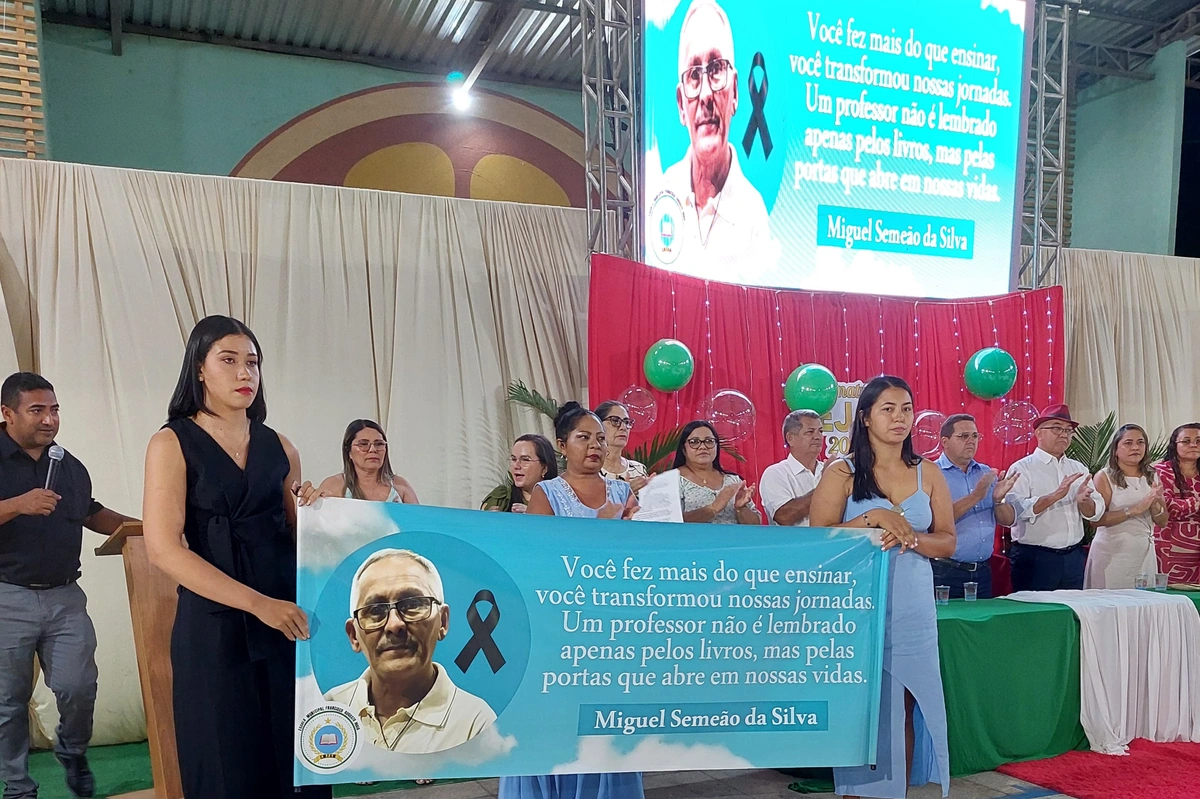 Formatura do EJA representa histórias de superação, persistência e coragem em São João do Arraial