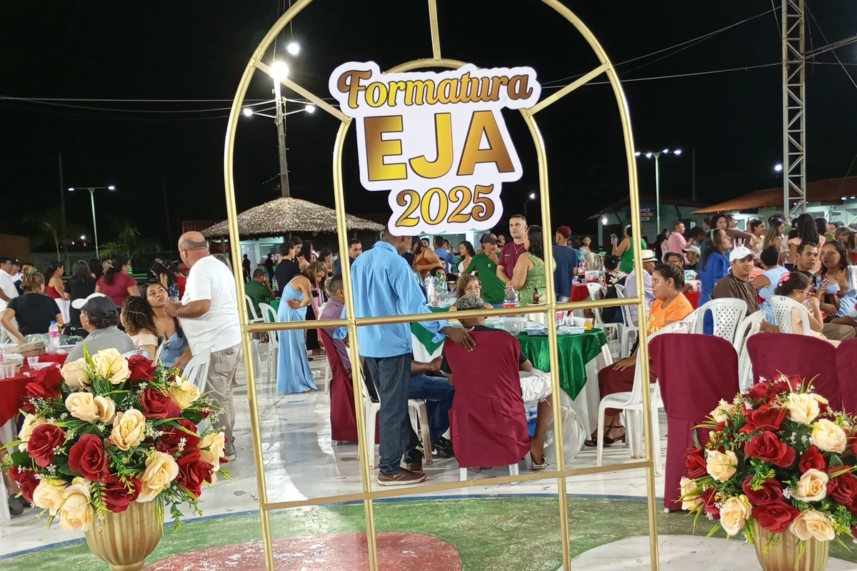 Formatura do EJA representa histórias de superação, persistência e coragem em São João do Arraial