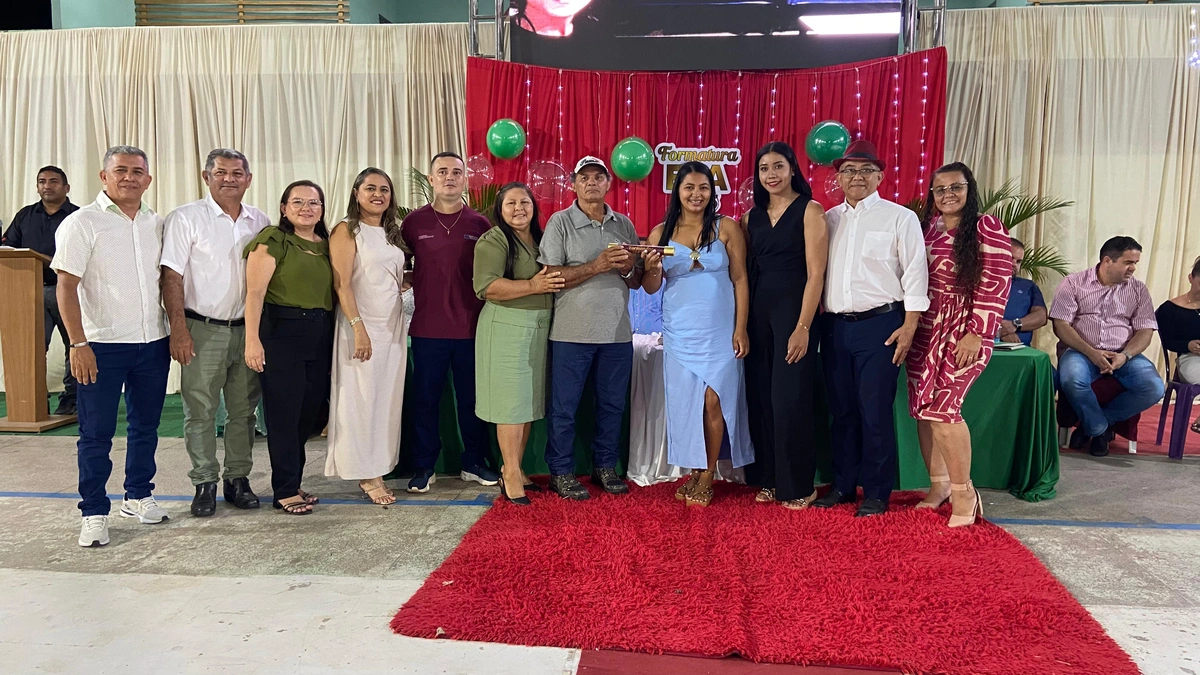 Formatura do EJA representa histórias de superação, persistência e coragem em São João do Arraial