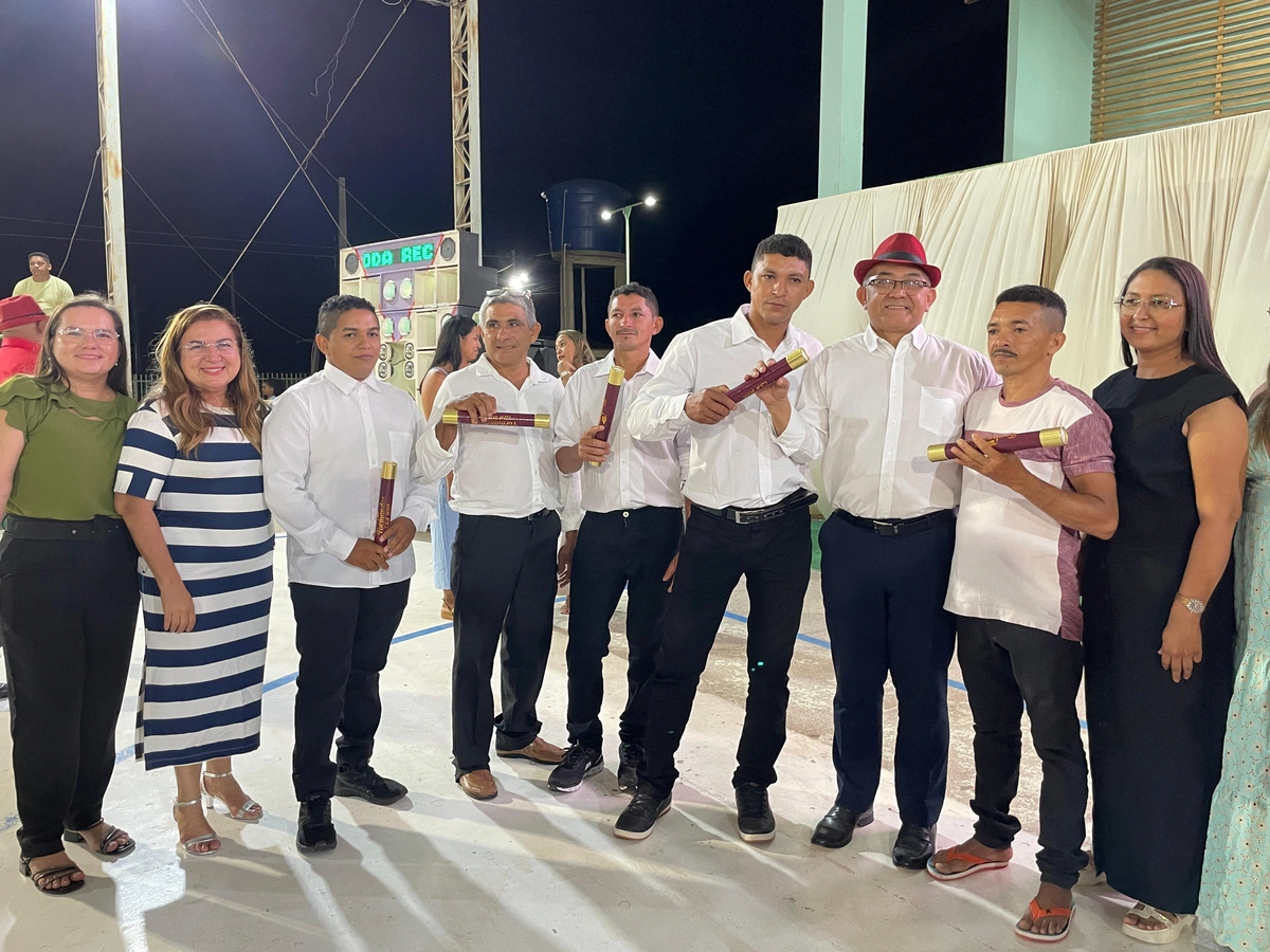 Formatura do EJA representa histórias de superação, persistência e coragem em São João do Arraial