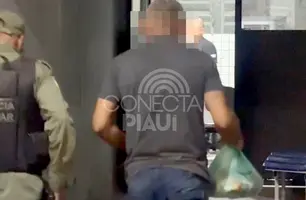 Funcionário é detido por furtar queijos e presunto em supermercado de Teresina (Foto: Reprodução)