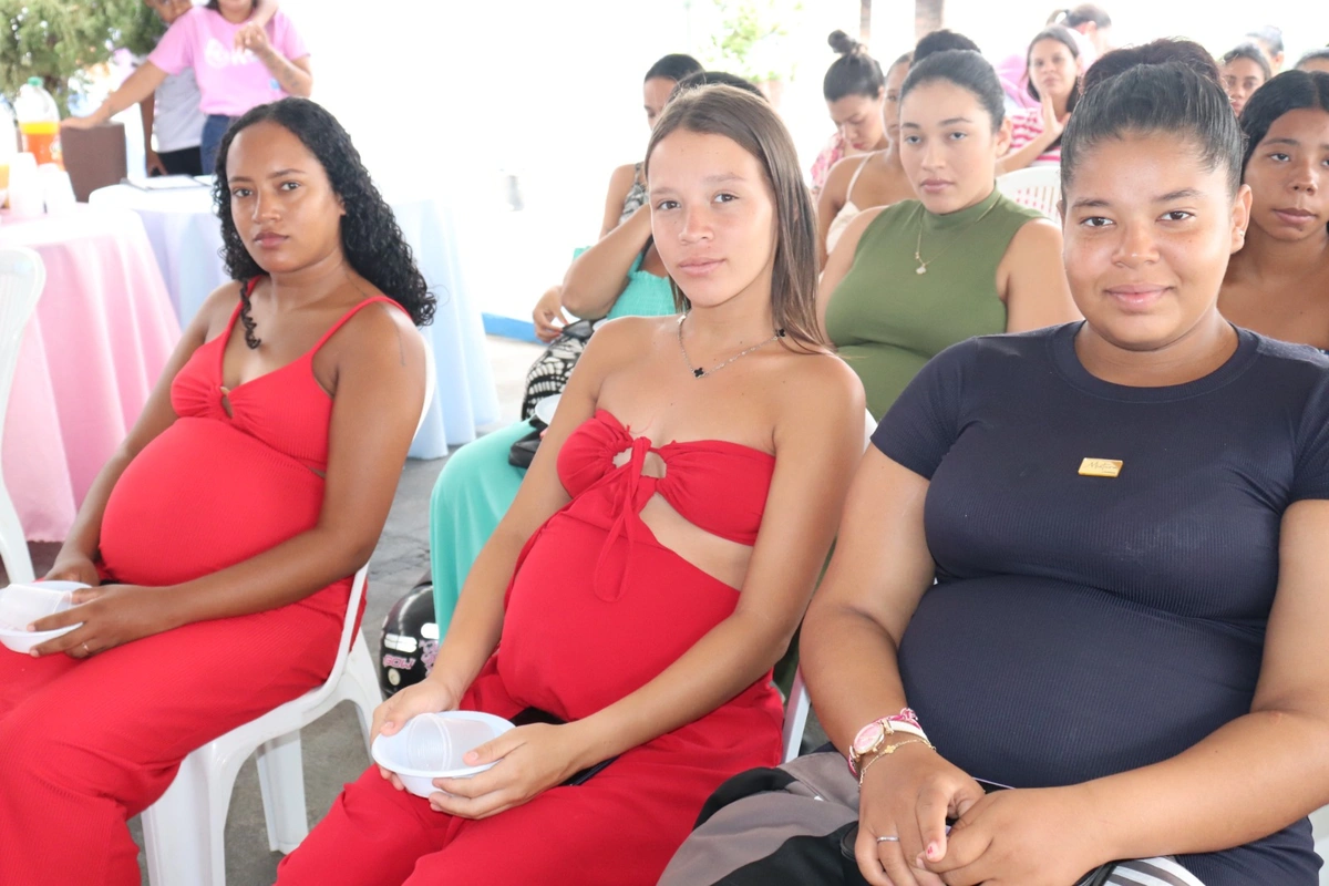 Futuras Mamães recebem kit natalino e participam do sorteio de um quarto completo para o bebê