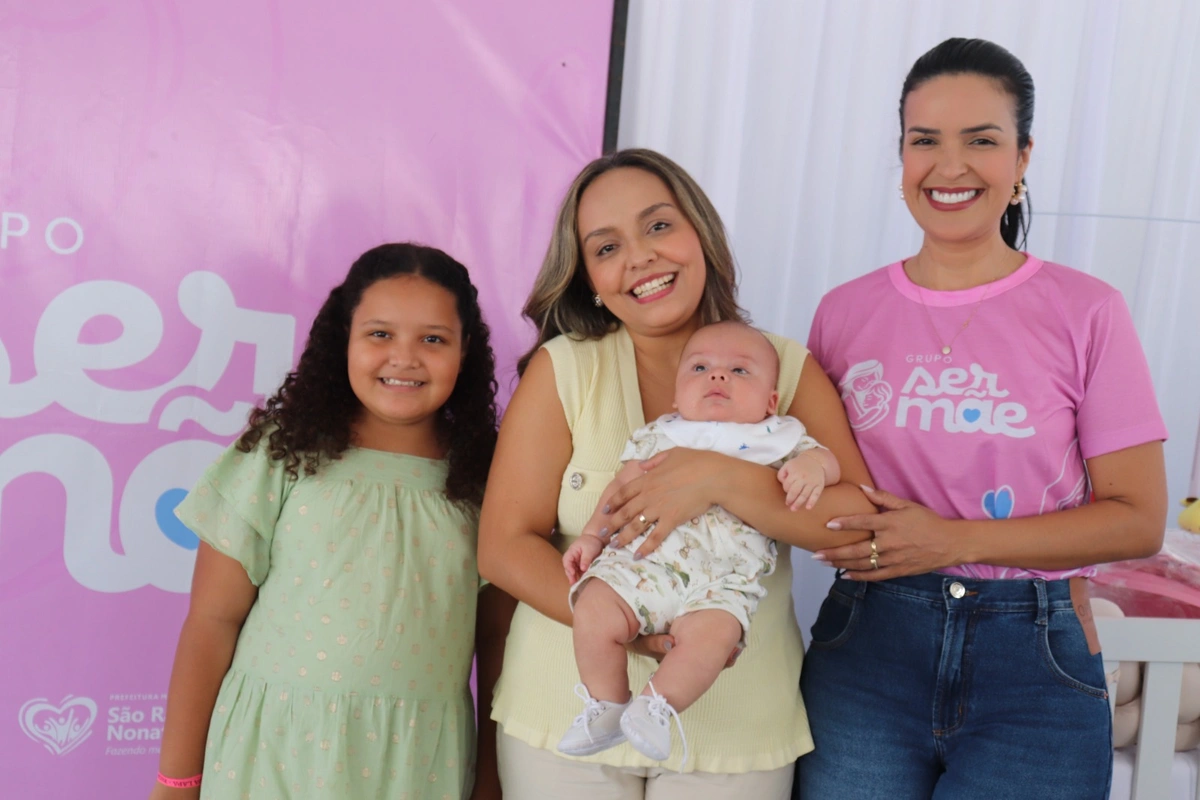 Futuras Mamães recebem kit natalino e participam do sorteio de um quarto completo para o bebê