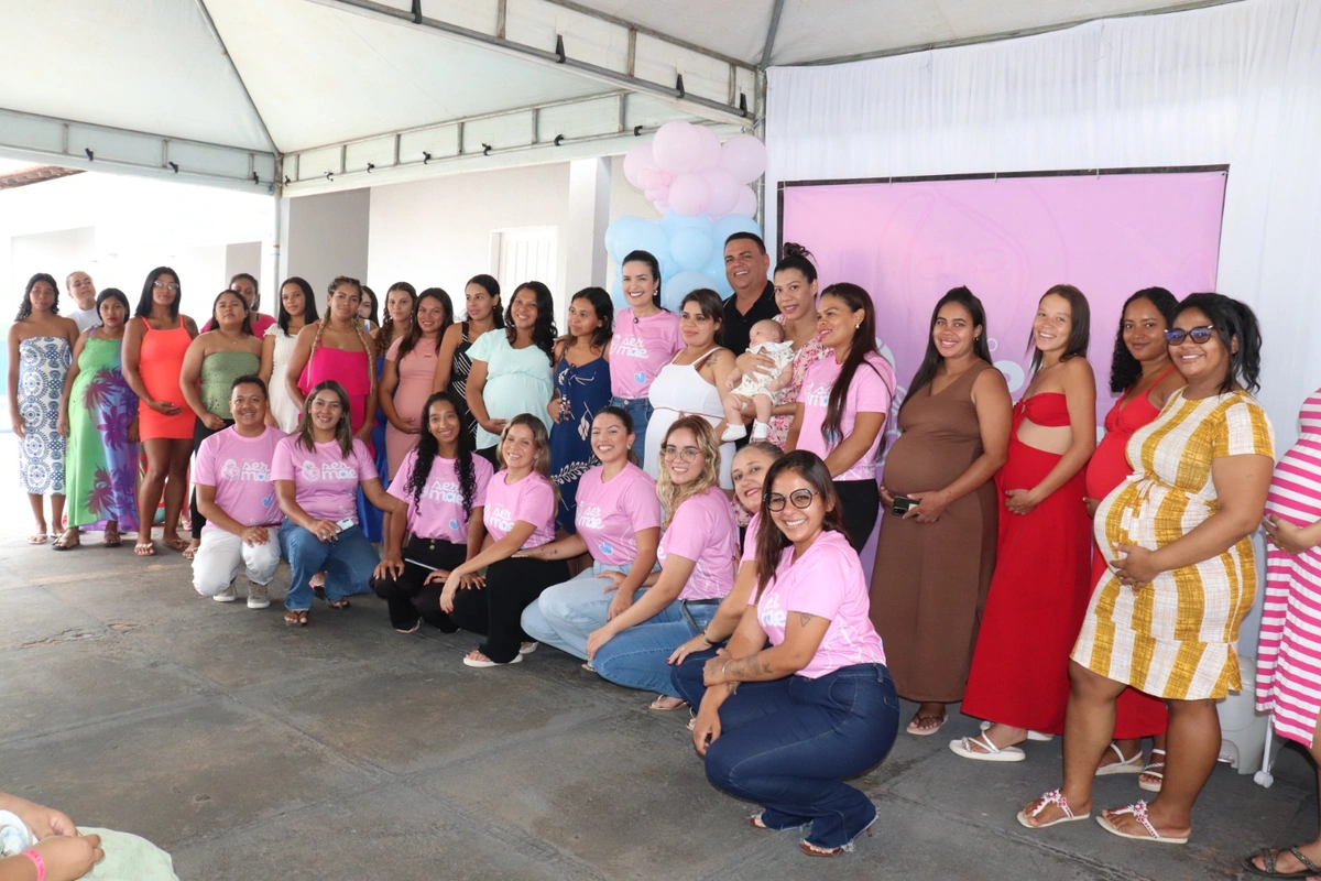 Futuras Mamães recebem kit natalino e participam do sorteio de um quarto completo para o bebê