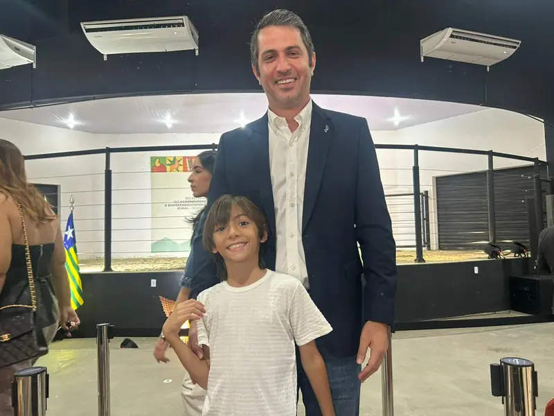 Governador homenageia personalidades do agronegócio no segundo dia de Expoapi