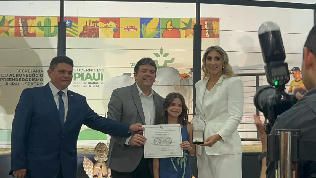 Governador homenageia personalidades do agronegócio no segundo dia de Expoapi