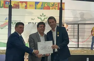 Governador homenageia personalidades do agronegócio no segundo dia de Expoapi (Foto: Conecta Piauí)