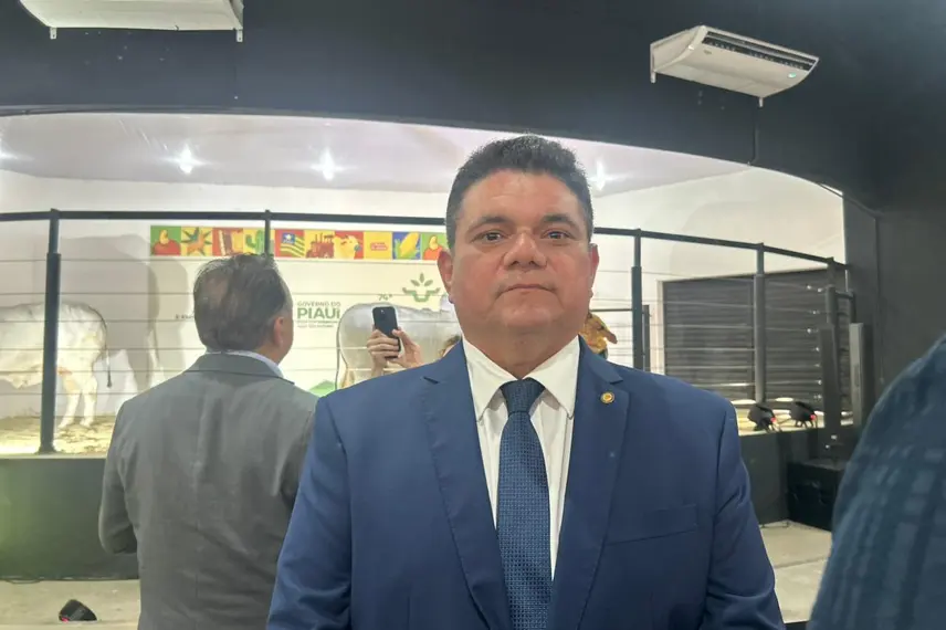 Governador homenageia personalidades do agronegócio no segundo dia de Expoapi