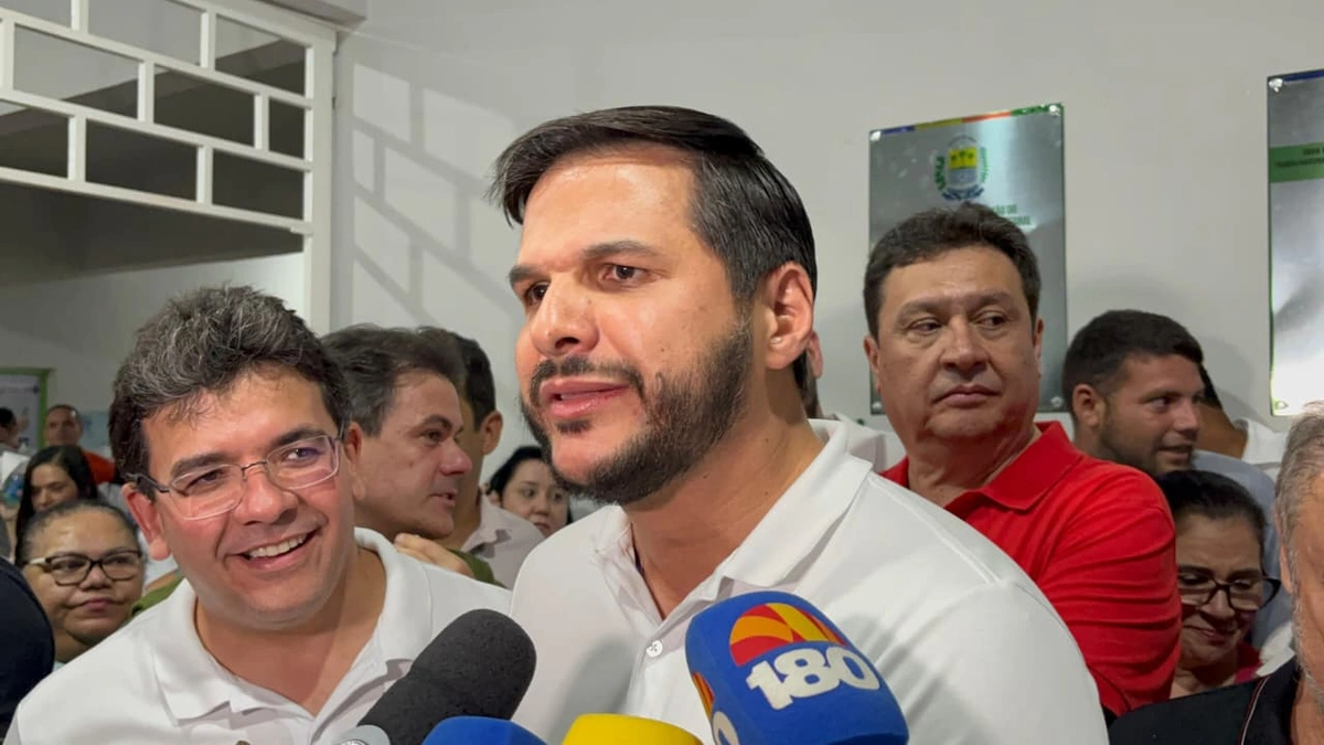 Governador inaugura reforma e climatização do CETI Marcos Parente em Picos