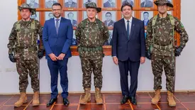 Governador prestigia passagem de comando no 2º BEC em Teresina (Foto: Gabriel Paulino)