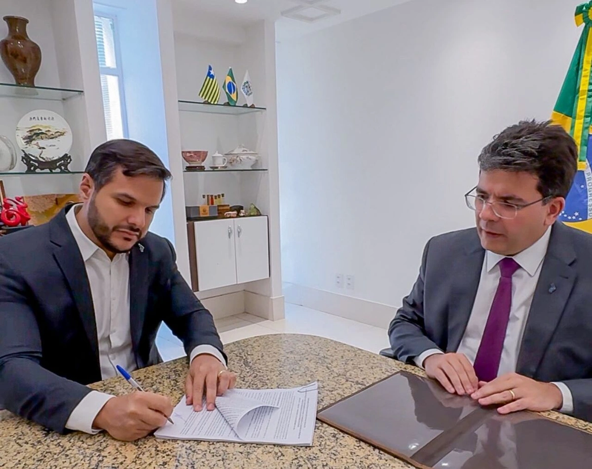 Governo do Piauí anuncia edital de concurso com 4 mil vagas para professores