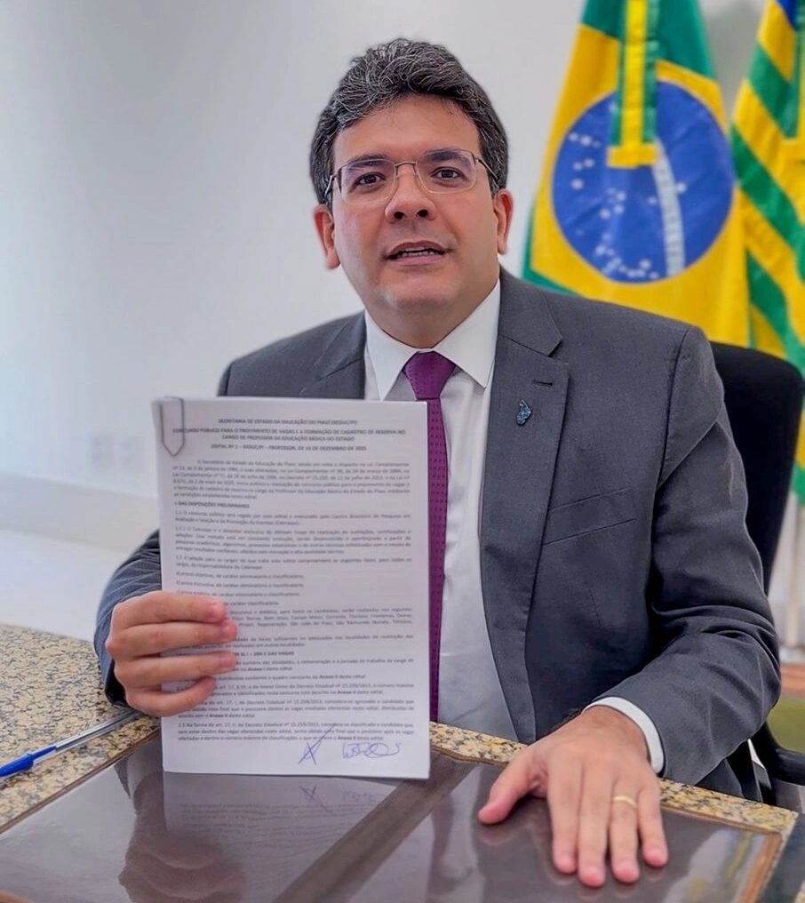Governo do Piauí anuncia edital de concurso com 4 mil vagas para professores
