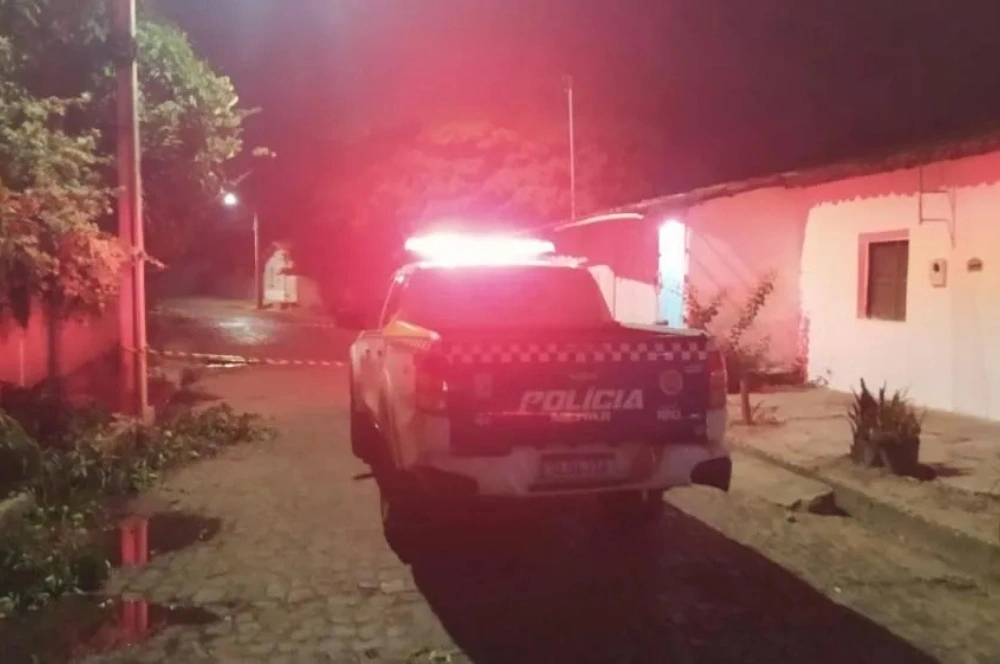 Homem é executado a tiros dentro de residência em Pedro II
