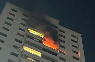 Incêndio atinge apartamento em condomínio de luxo em Teresina (Foto: Reprodução)