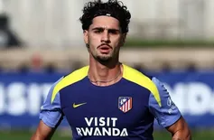 Flamengo troca post de renovação e 'anuncia' novo jogador do Atlético de Madrid