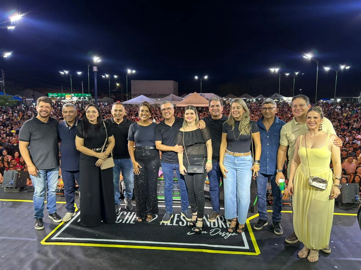 Lagoa do Piauí comemora 30 anos com grande festa e show da banda Seu Desejo