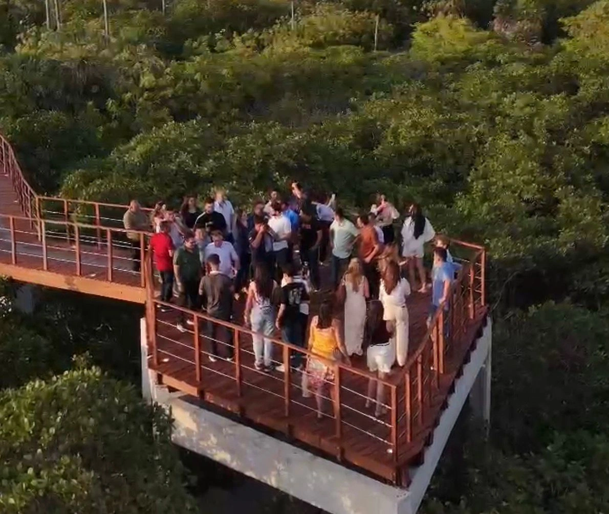 Mirante do Cajueiro Rei é inaugurado e fortalece o turismo em Cajueiro da Praia