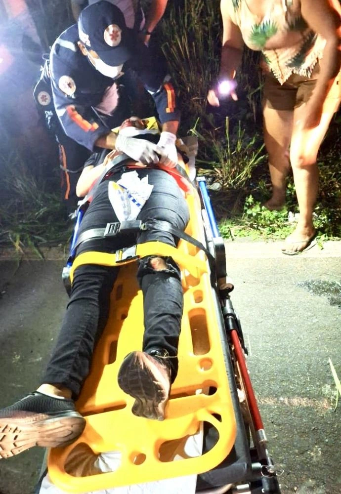 Mulher fica gravemente ferida após ser derrubada de moto durante assalto no Piauí