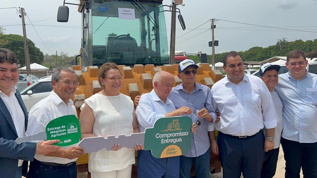 Municípios do Piauí recebem máquinas do PROMAQ para fortalecer infraestrutura