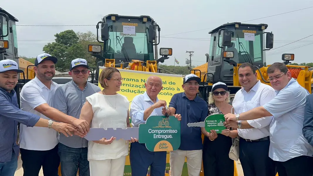 Municípios do Piauí recebem máquinas do PROMAQ para fortalecer infraestrutura