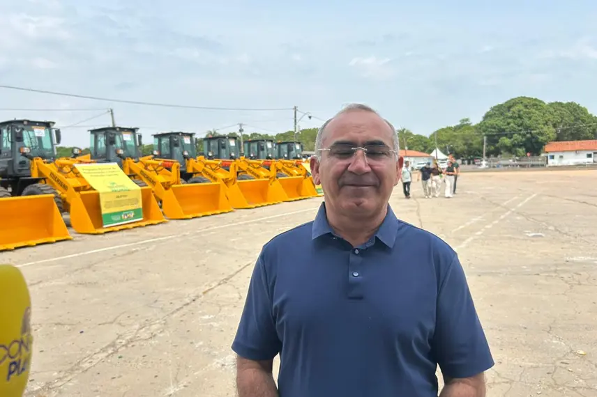 Municípios do Piauí recebem máquinas do PROMAQ para fortalecer infraestrutura