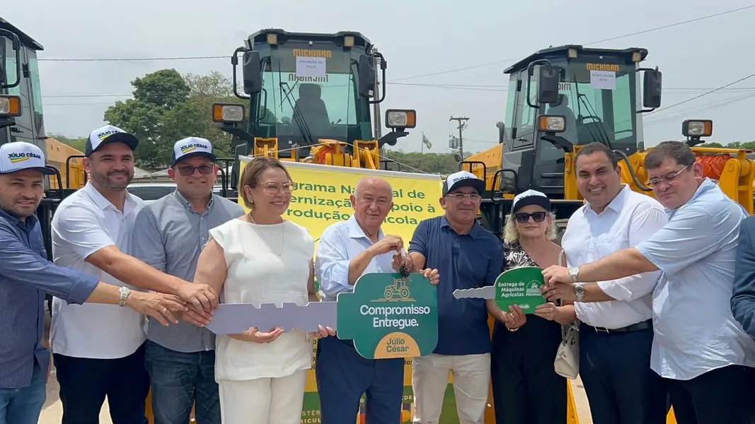 Municípios do Piauí recebem máquinas do PROMAQ para fortalecer infraestrutura
