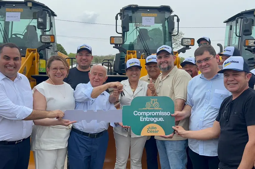 Municípios do Piauí recebem máquinas do PROMAQ para fortalecer infraestrutura