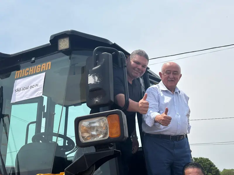Municípios do Piauí recebem máquinas do PROMAQ para fortalecer infraestrutura
