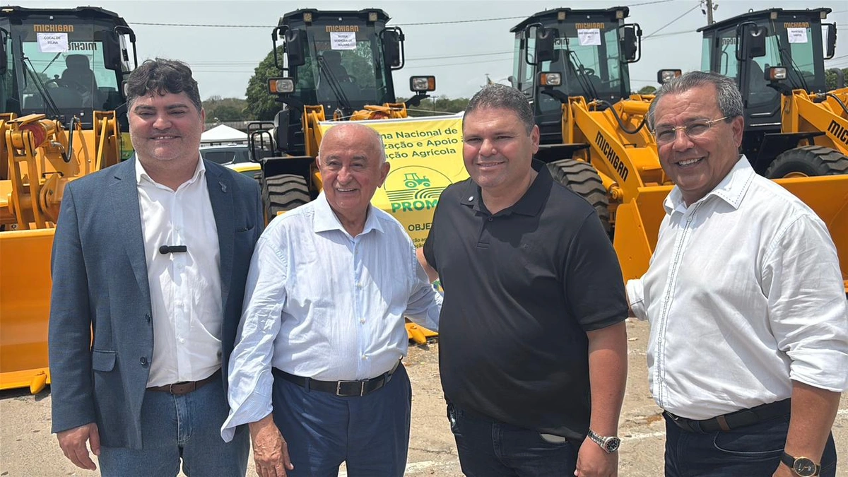 Municípios do Piauí recebem máquinas do PROMAQ para fortalecer infraestrutura