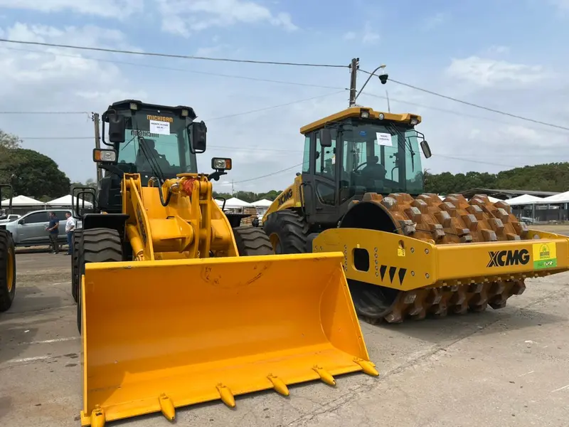 Municípios do Piauí recebem máquinas do PROMAQ para fortalecer infraestrutura