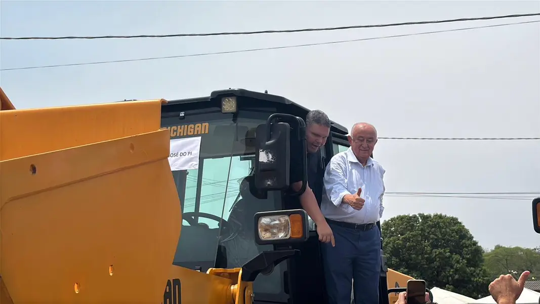 Municípios do Piauí recebem máquinas do PROMAQ para fortalecer infraestrutura