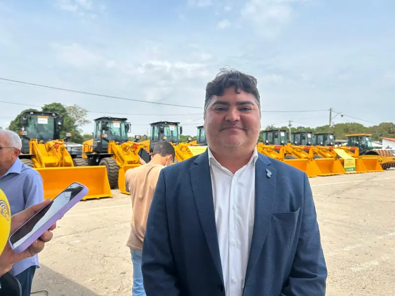 Municípios do Piauí recebem máquinas do PROMAQ para fortalecer infraestrutura