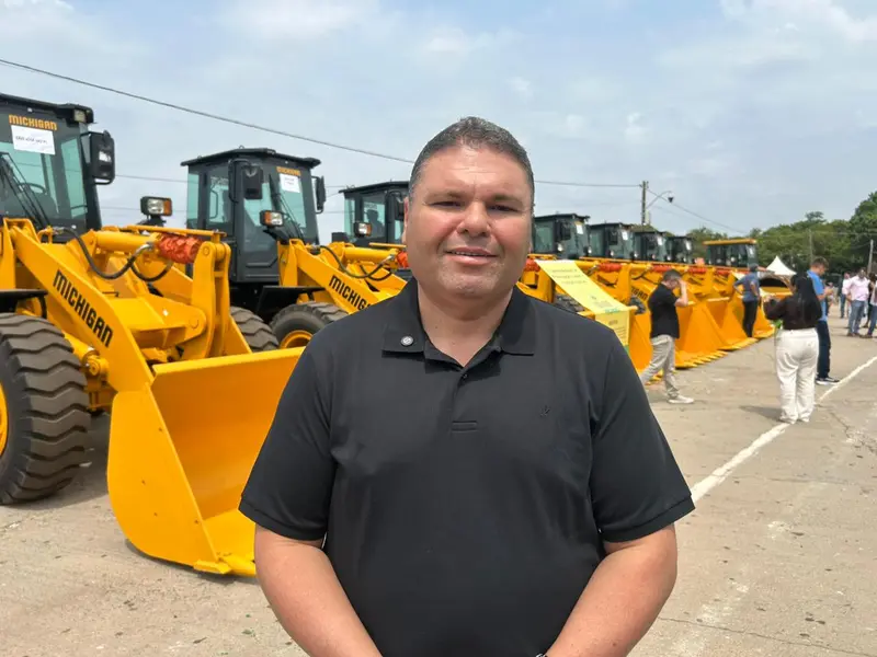 Municípios do Piauí recebem máquinas do PROMAQ para fortalecer infraestrutura