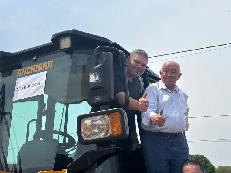 Municípios do Piauí recebem máquinas do PROMAQ para fortalecer infraestrutura