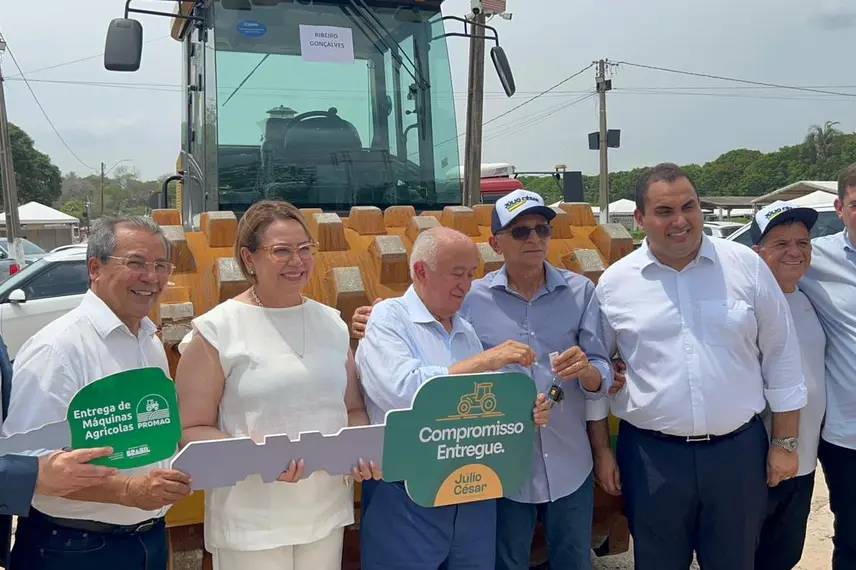 Municípios do Piauí recebem máquinas do PROMAQ para fortalecer infraestrutura
