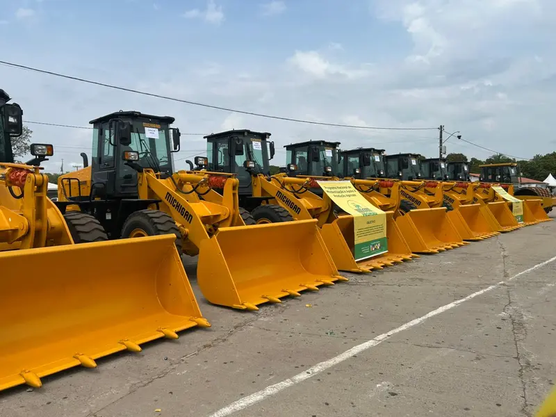 Municípios do Piauí recebem máquinas do PROMAQ para fortalecer infraestrutura