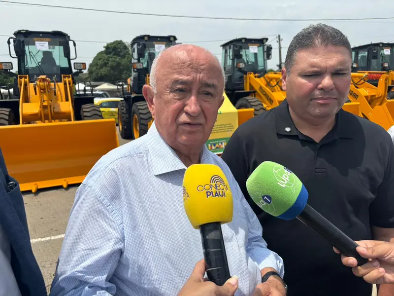 Municípios do Piauí recebem máquinas do PROMAQ para fortalecer infraestrutura