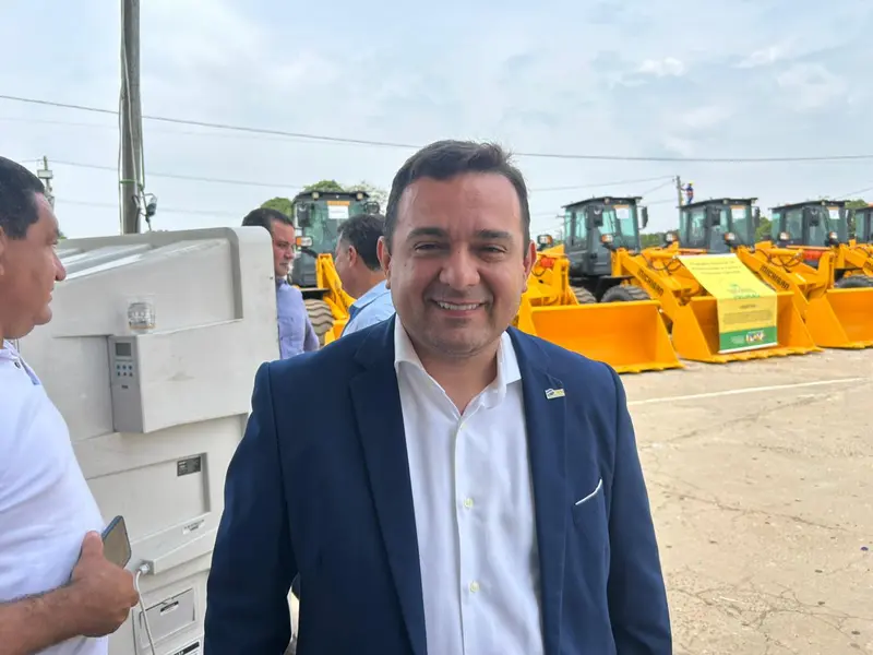 Municípios do Piauí recebem máquinas do PROMAQ para fortalecer infraestrutura