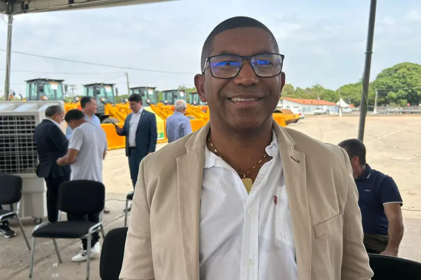 Municípios do Piauí recebem máquinas do PROMAQ para fortalecer infraestrutura