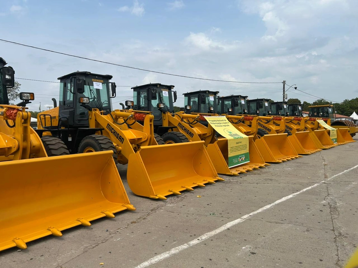 Municípios do Piauí recebem máquinas do PROMAQ para fortalecer infraestrutura