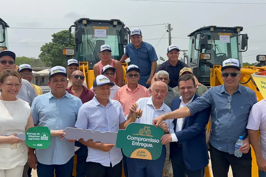 Municípios do Piauí recebem máquinas do PROMAQ para fortalecer infraestrutura
