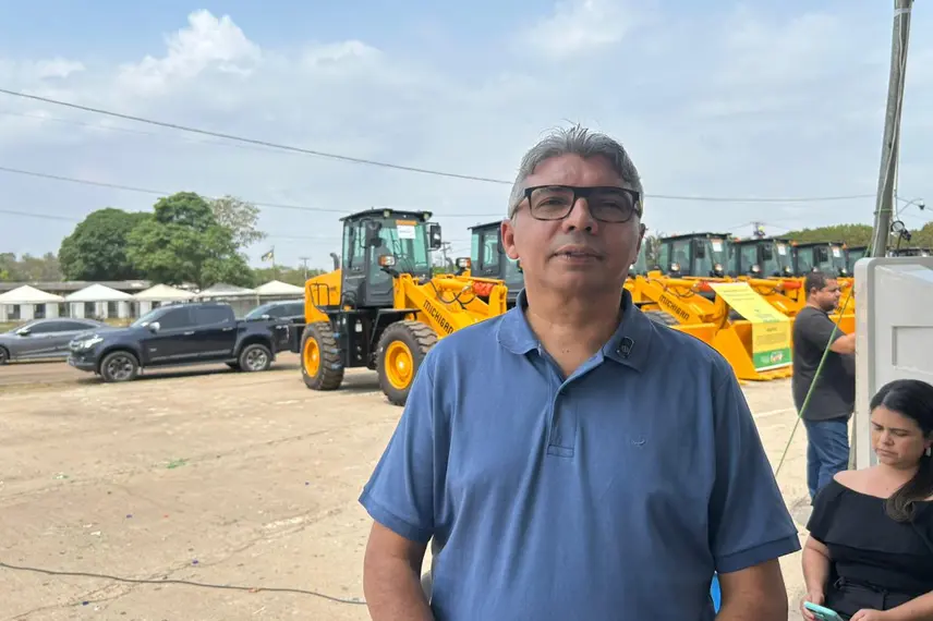 Municípios do Piauí recebem máquinas do PROMAQ para fortalecer infraestrutura