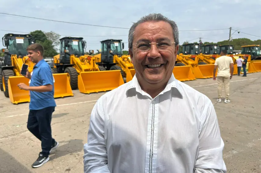 Municípios do Piauí recebem máquinas do PROMAQ para fortalecer infraestrutura