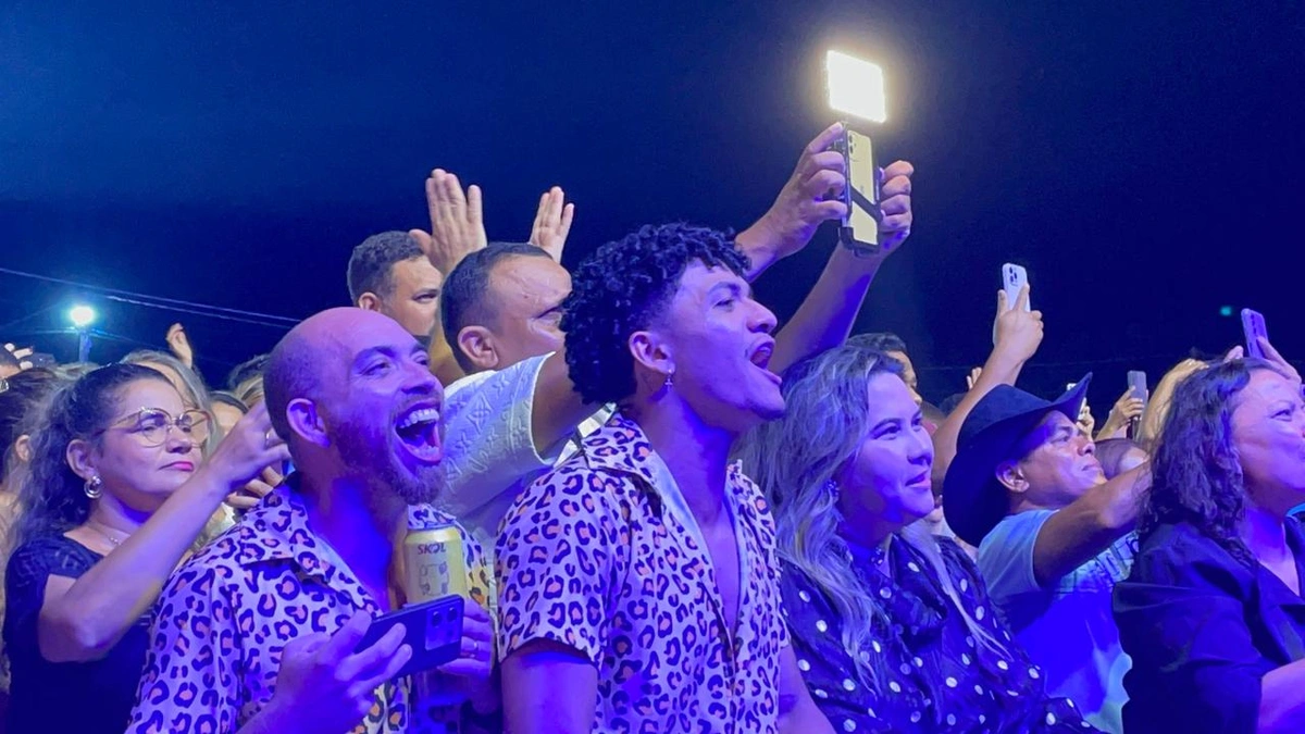 O show de Leonardo na Expoapi contou com muita emoção