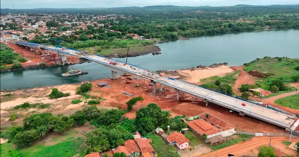 Obra da ponte JK