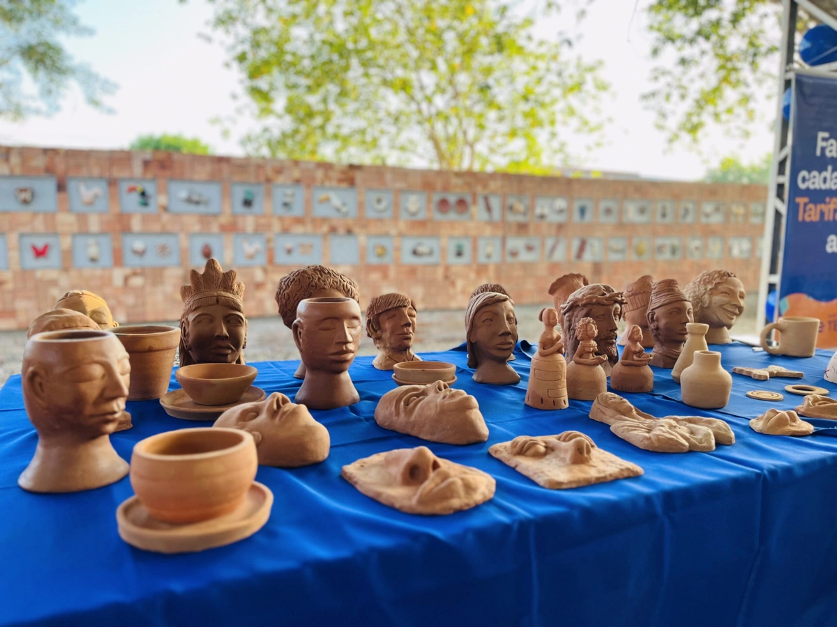 Oficina de cerâmica capacita mulheres no Polo Cerâmico do Poty Velho