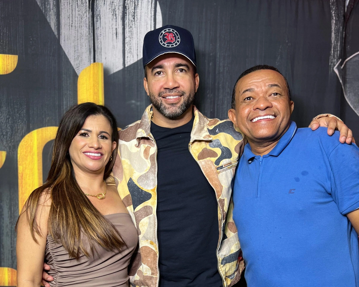 Pablo arrasta multidões em show promovido pela Prefeitura de Amarante